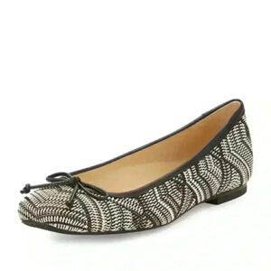 Stuart Weitzman Shoestring Woven Ballerina Flat, Black/White, size 8
